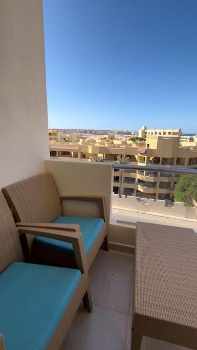 Chic With Modern Comforts Apartament